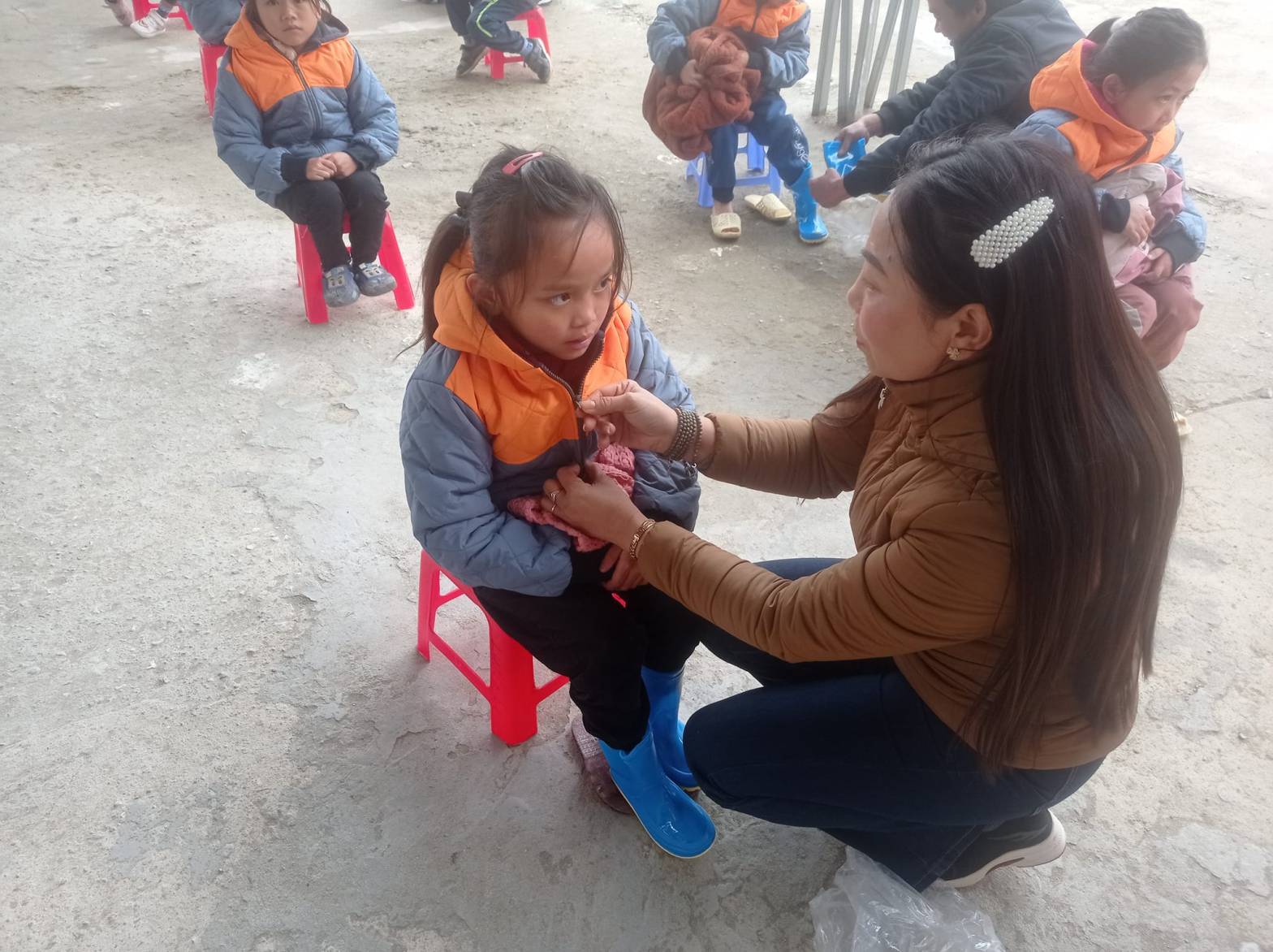 Bringing Warmth: E4HC’s Mission in the Borderland&nbsp;Village